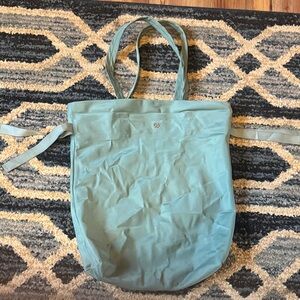 Lululemon easy as Sunday tote 19 L bag